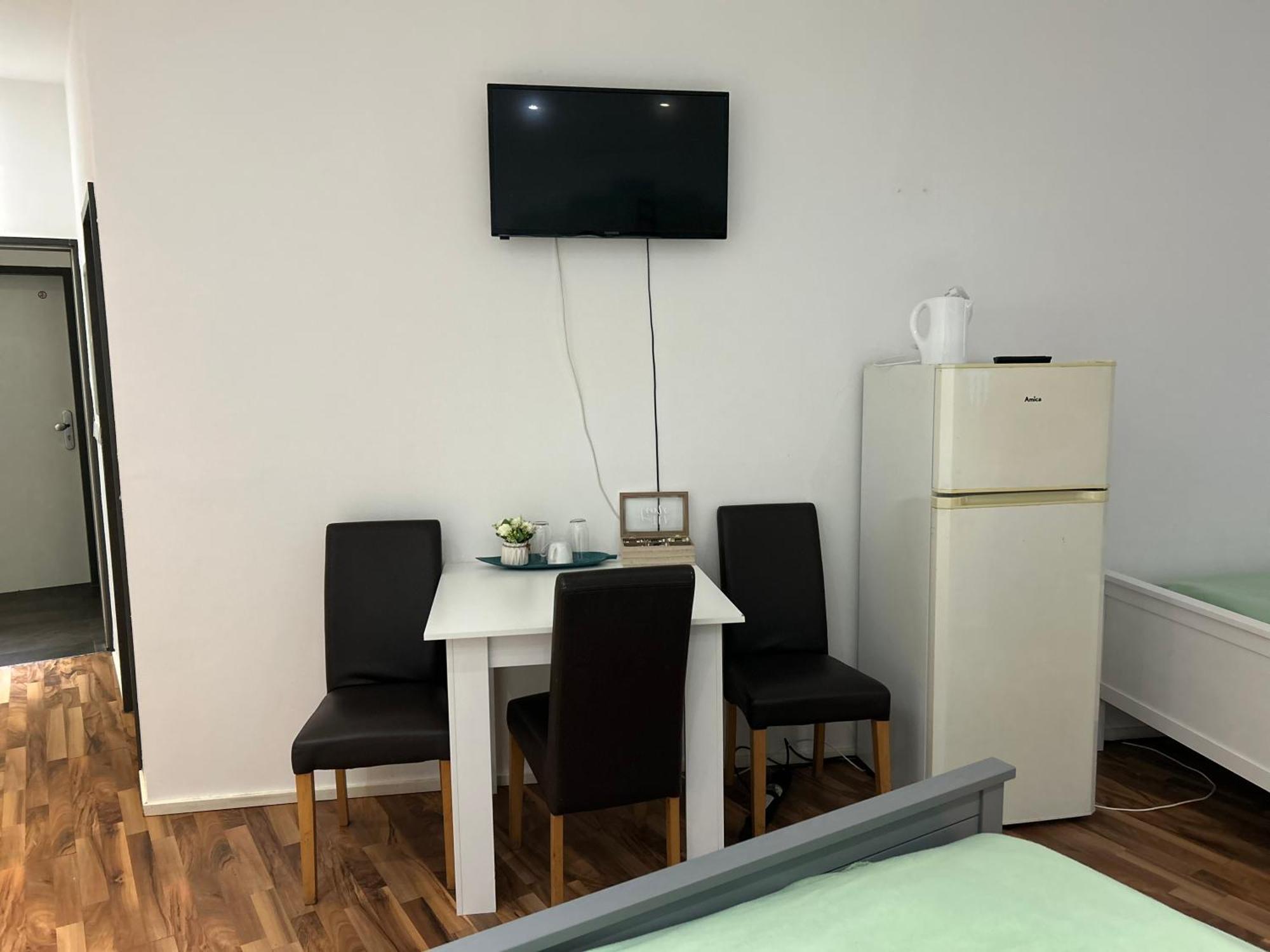 Pension Baku Fürth Екстериор снимка