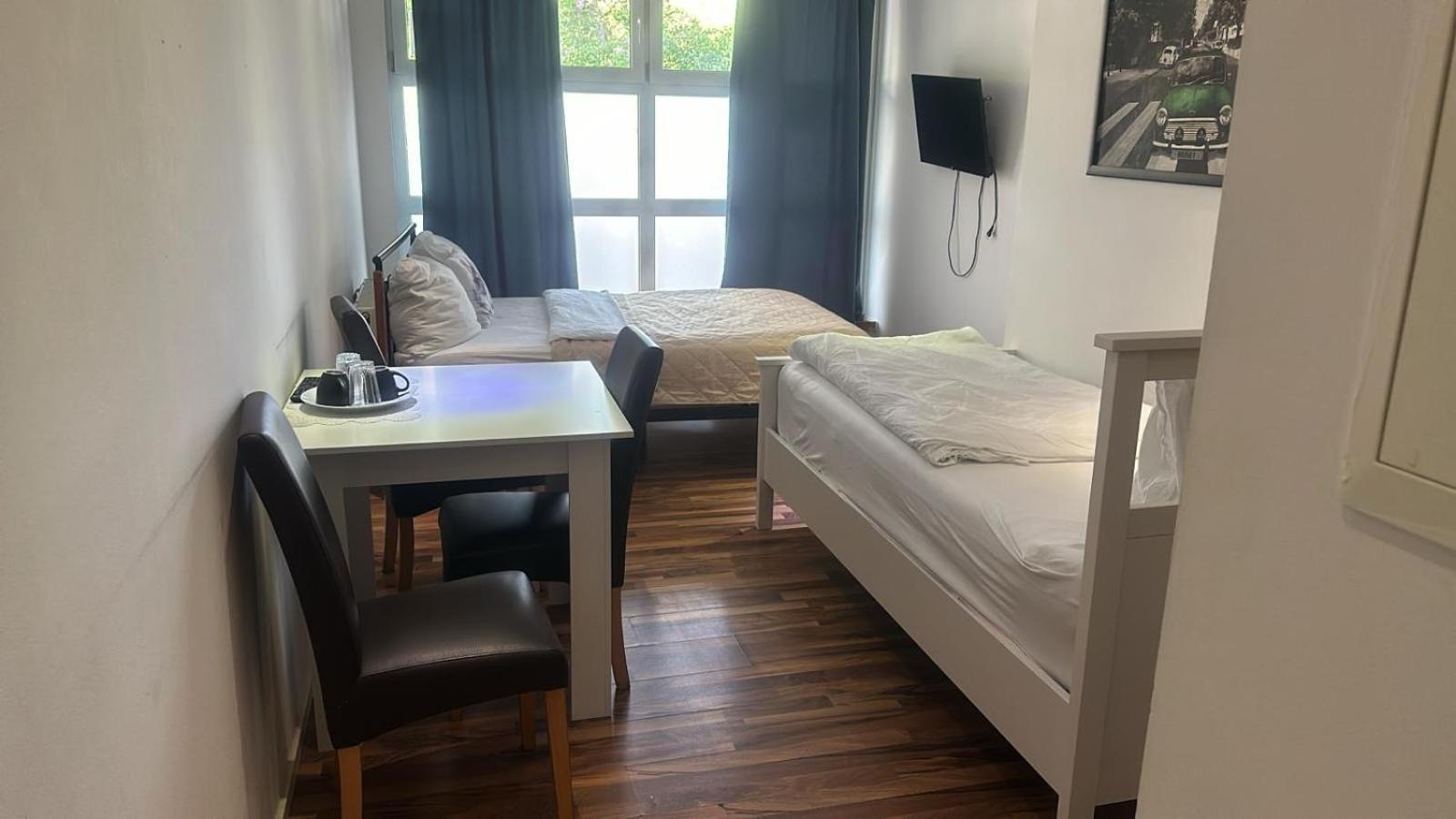 Pension Baku Fürth Екстериор снимка